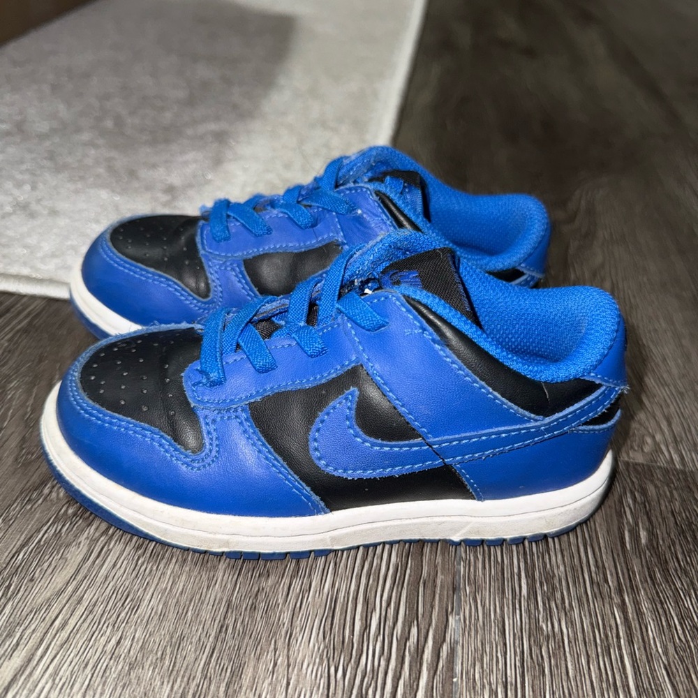 Toddler boy dunks